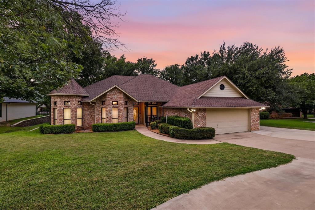 4111 Cimmaron Trl, De Cordova, TX 76049