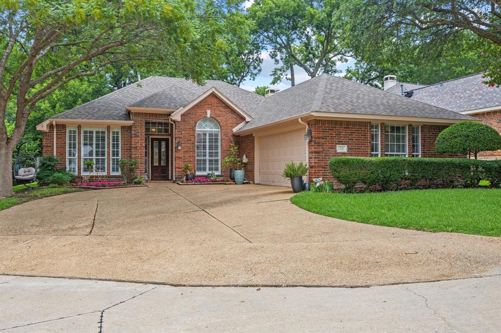 221 Freedom Ct, Rockwall, TX 75032