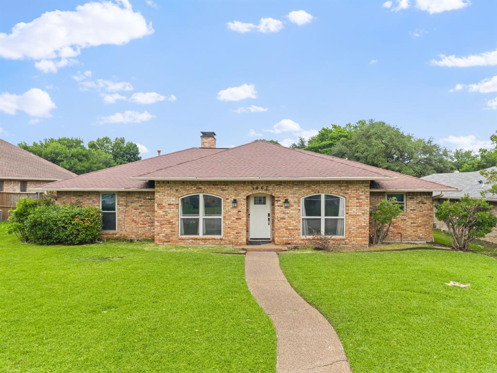 1947 Chesham Dr, Carrollton, TX 75007 photo