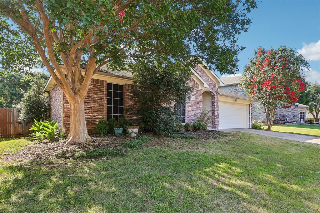 5609 Saddleback Rd, Arlington, TX 76017