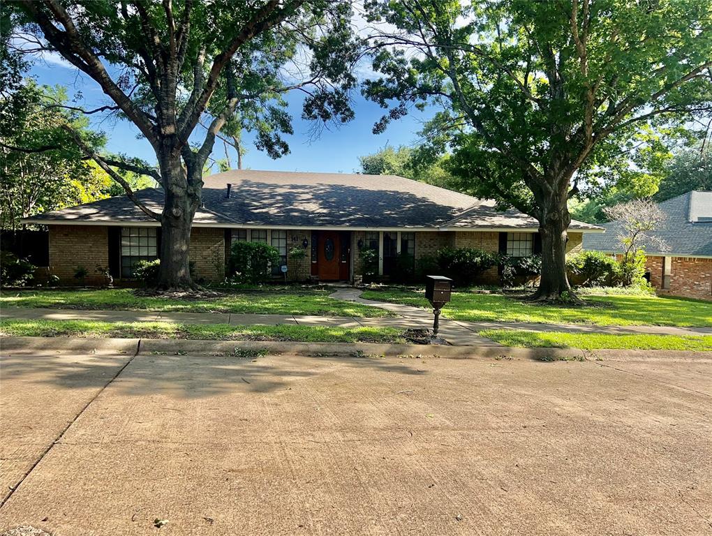 141 Palmer Cir, Lancaster, TX 75146