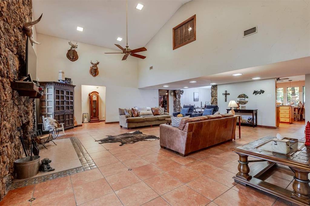 1459 Warrington Ct, Fort Worth, TX 76112 photo