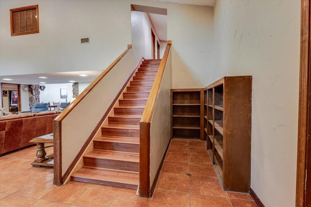 1459 Warrington Ct, Fort Worth, TX 76112 photo