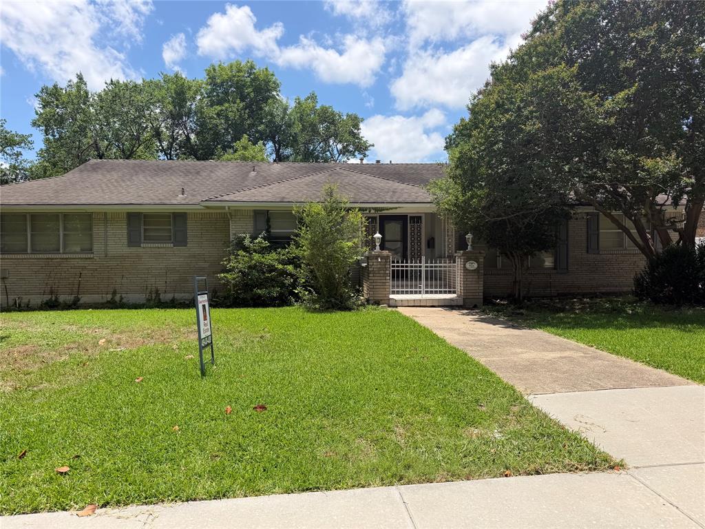 804 Carroll Dr, Garland, TX 75041