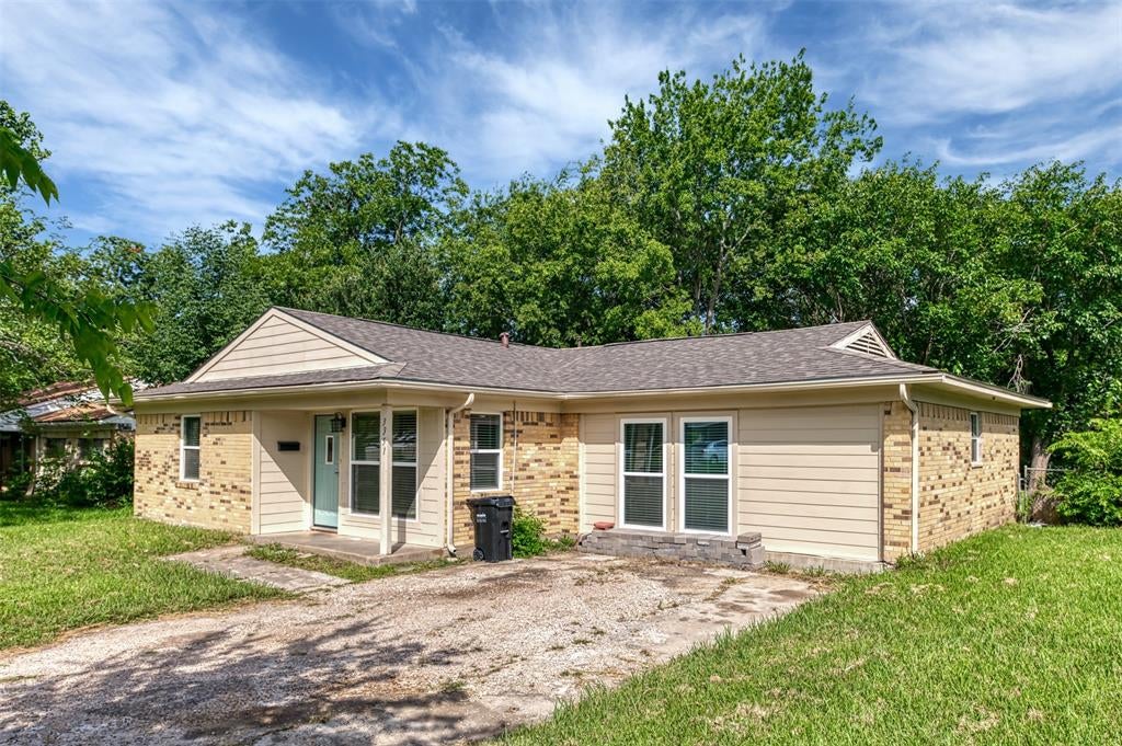 3351 Caracas Dr, Mesquite, TX 75150 photo