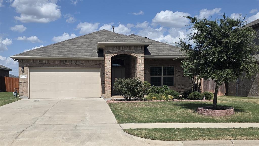 1215 Pacifica Trl, Cleburne, TX 76033