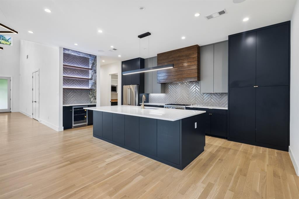 3871 Clover Ln, Dallas, TX 75220 photo