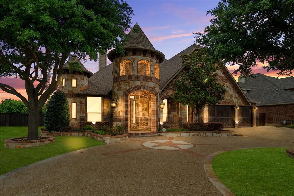 1206 Genesis Dr, Mansfield, TX 76063
