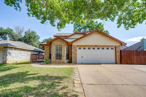 Single Family Residence in Azle TX 1217 Eagle Lake Drive.jpg