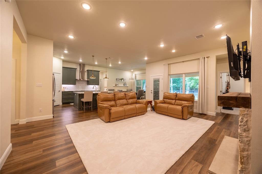 354 Glade Valley, Azle, TX 76020 photo