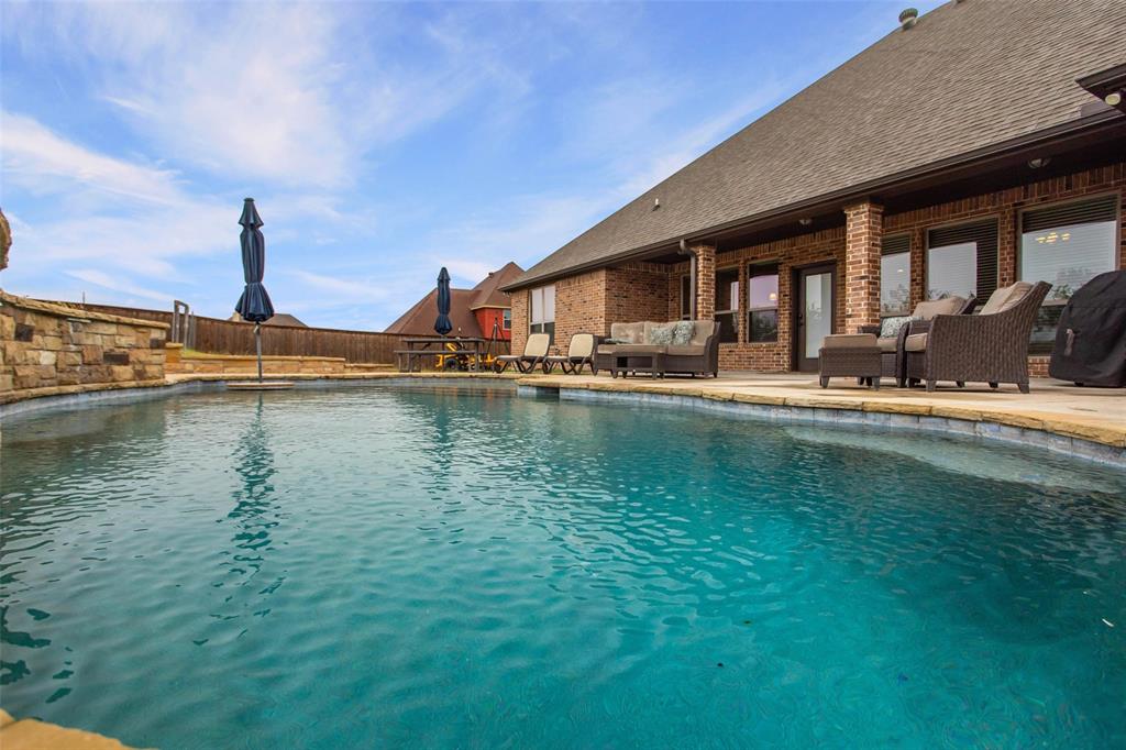 258 Scenic View Dr, Aledo, TX 76008