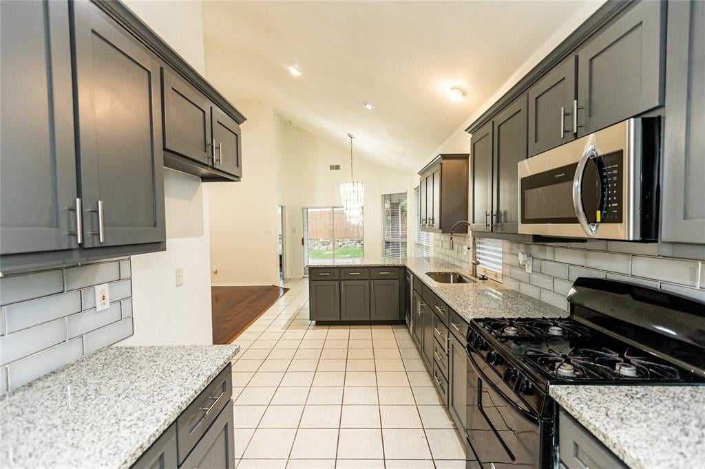 9901 Bend Ct, Fort Worth, TX 76177 photo