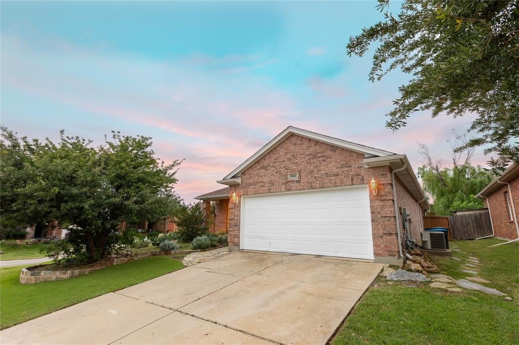 9901 Bend Ct, Fort Worth, TX 76177 photo