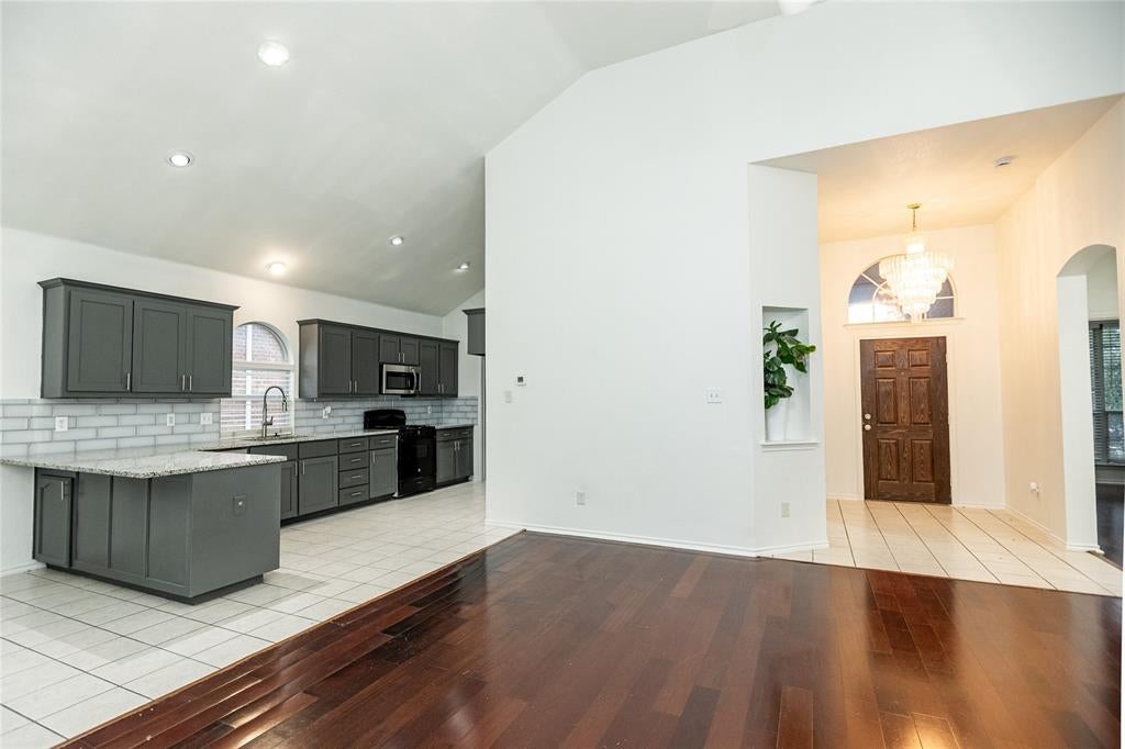 9901 Bend Ct, Fort Worth, TX 76177 photo