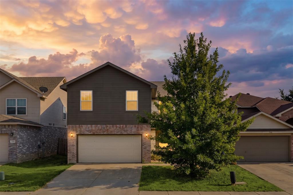 9910 Ironhorse Dr, Dallas, TX 75227
