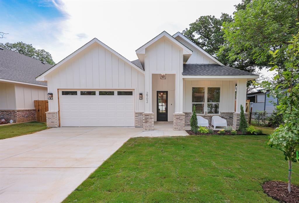 2902 Hiawatha Trl, Lake Worth, TX 76135