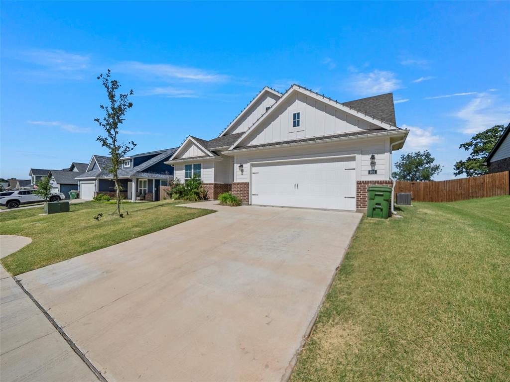 801 Taliaferro Trl, Springtown, TX 76082 photo