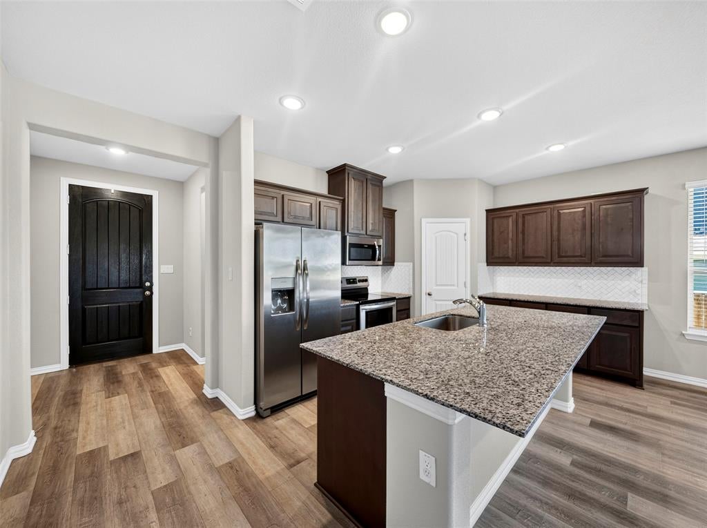 801 Taliaferro Trl, Springtown, TX 76082 photo