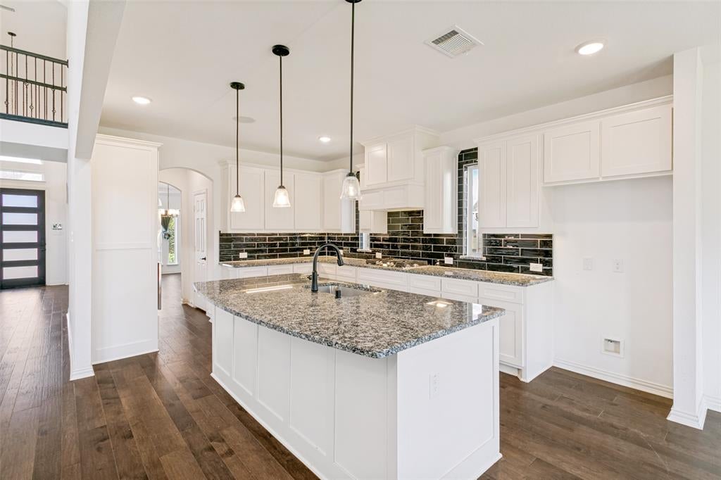309 Lovett Ln, Burleson, TX 76028 photo