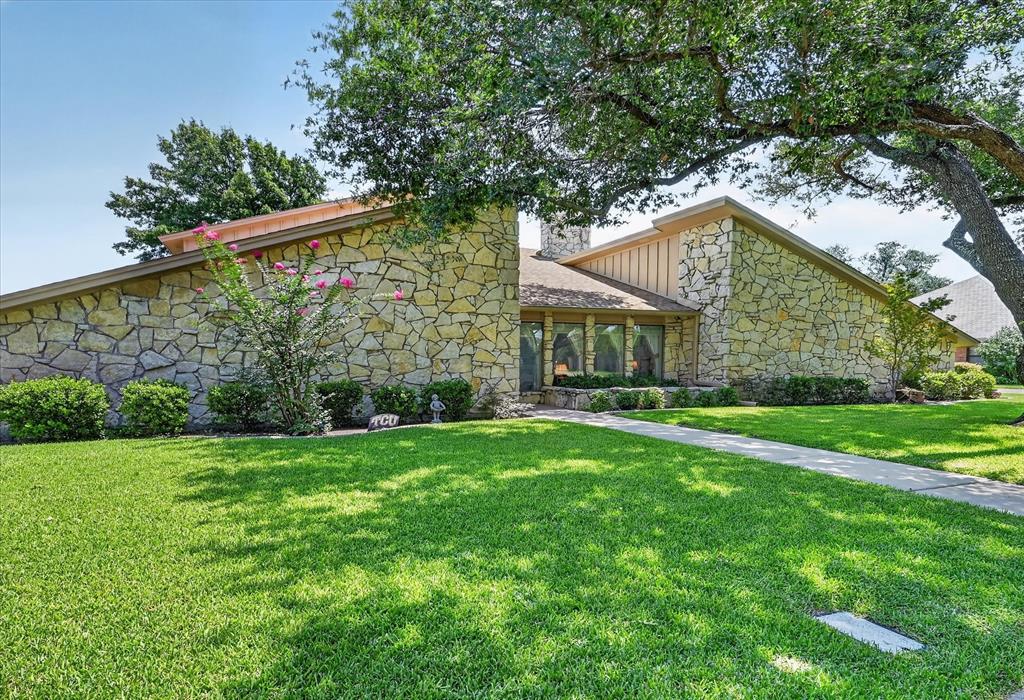 4001 Snow Creek Dr, Fort Worth, TX 76008