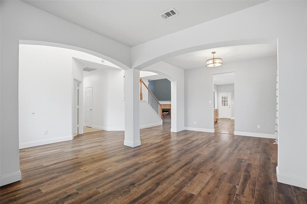 508 Lakeview Cir, Burleson, TX 76028 photo