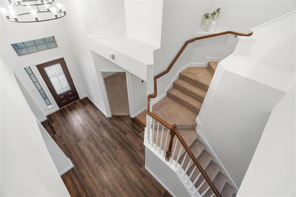 508 Lakeview Cir, Burleson, TX 76028 photo