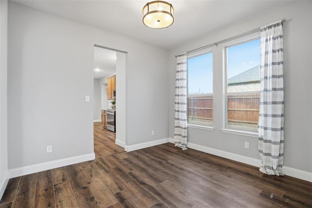 508 Lakeview Cir, Burleson, TX 76028 photo