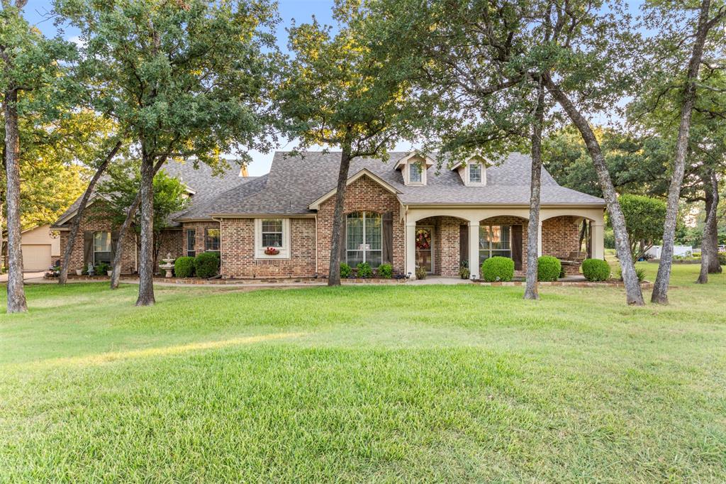 3900 Creekside Ct, Burleson, TX 76028