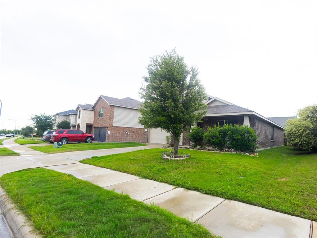 6249 Topsail Dr, Fort Worth, TX 76179 photo