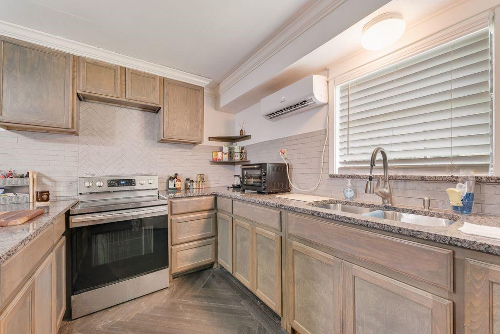 920 Meadowdale Dr, Royse City, TX 75189 photo