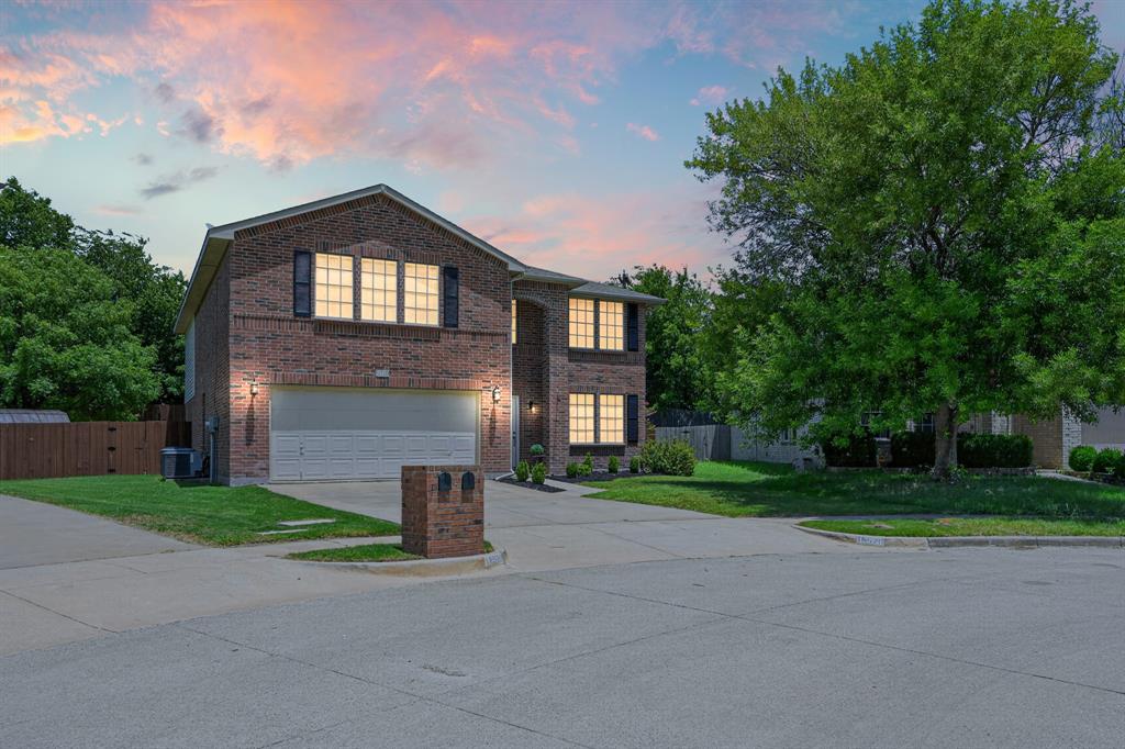 16520 Red River Ln, Fort Worth, TX 76247