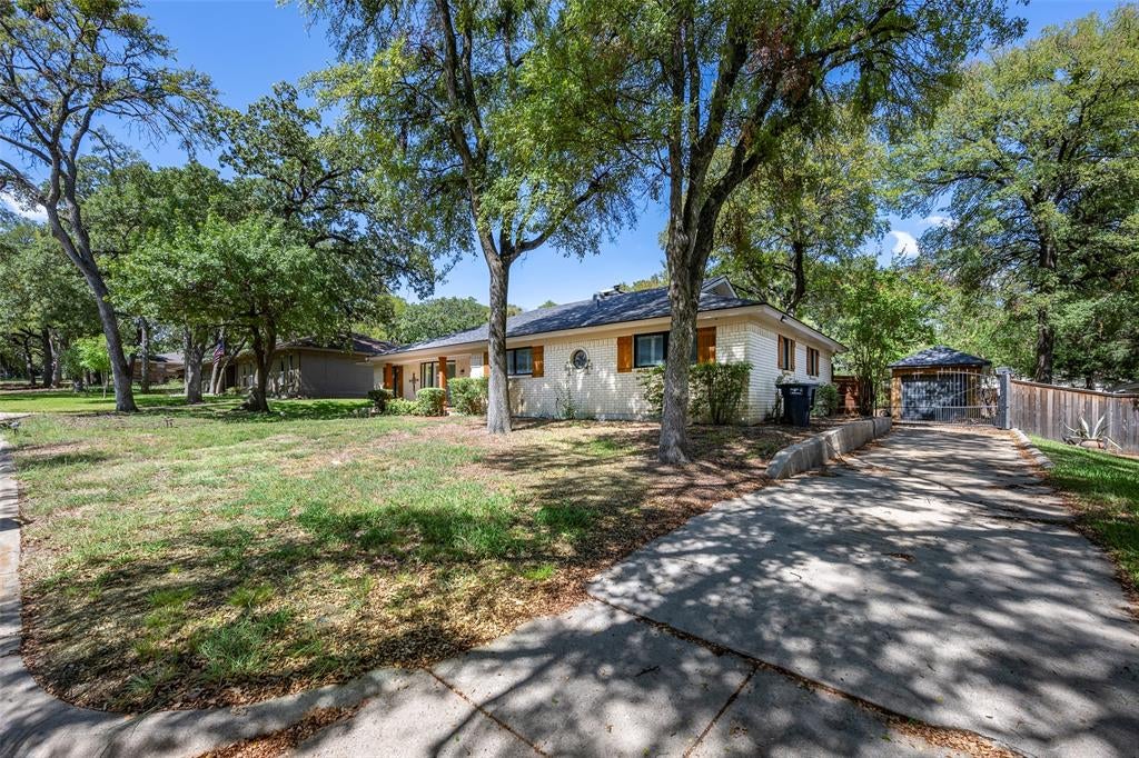 5017 Boulder Lake Rd, Fort Worth, TX 76103 photo