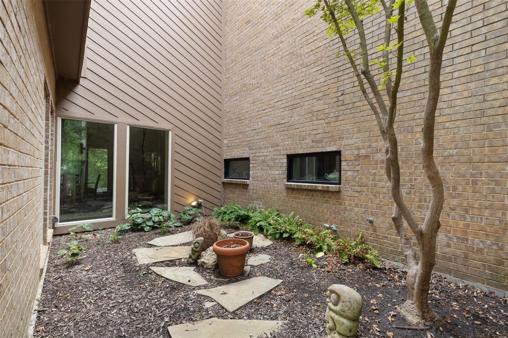 6822 Blue Mesa Dr, Dallas, TX 75252 photo