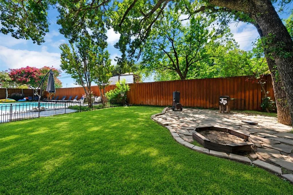 1601 Oak Meadow Dr, Irving, TX 75061 photo