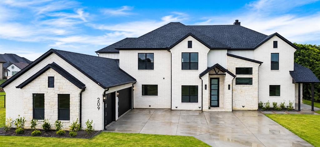 209 Avery Ln, Gunter, TX 75058