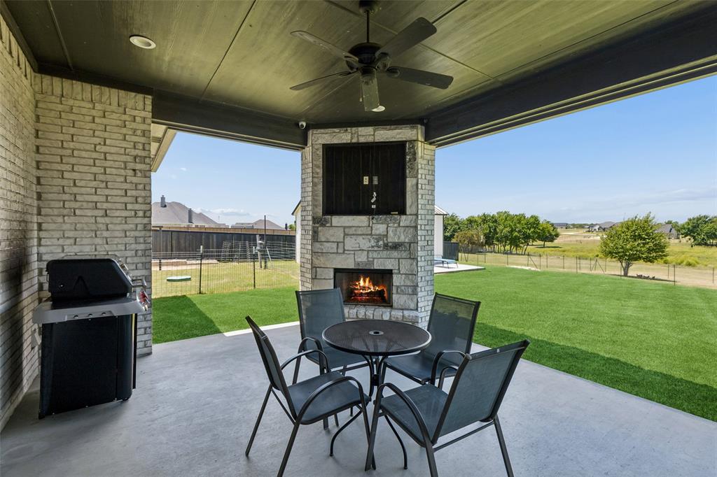 1107 Pioneer Xing, Weatherford, TX 76088 photo