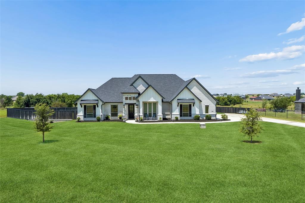 1107 Pioneer Xing, Weatherford, TX 76088