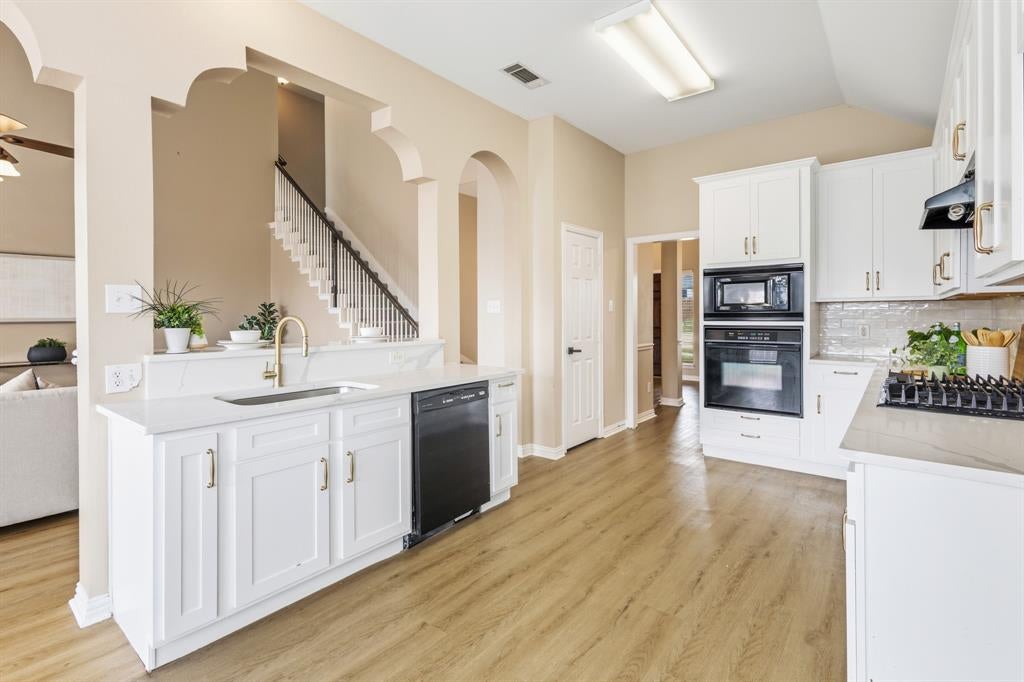 1308 Island Dr, Carrollton, TX 75007 photo