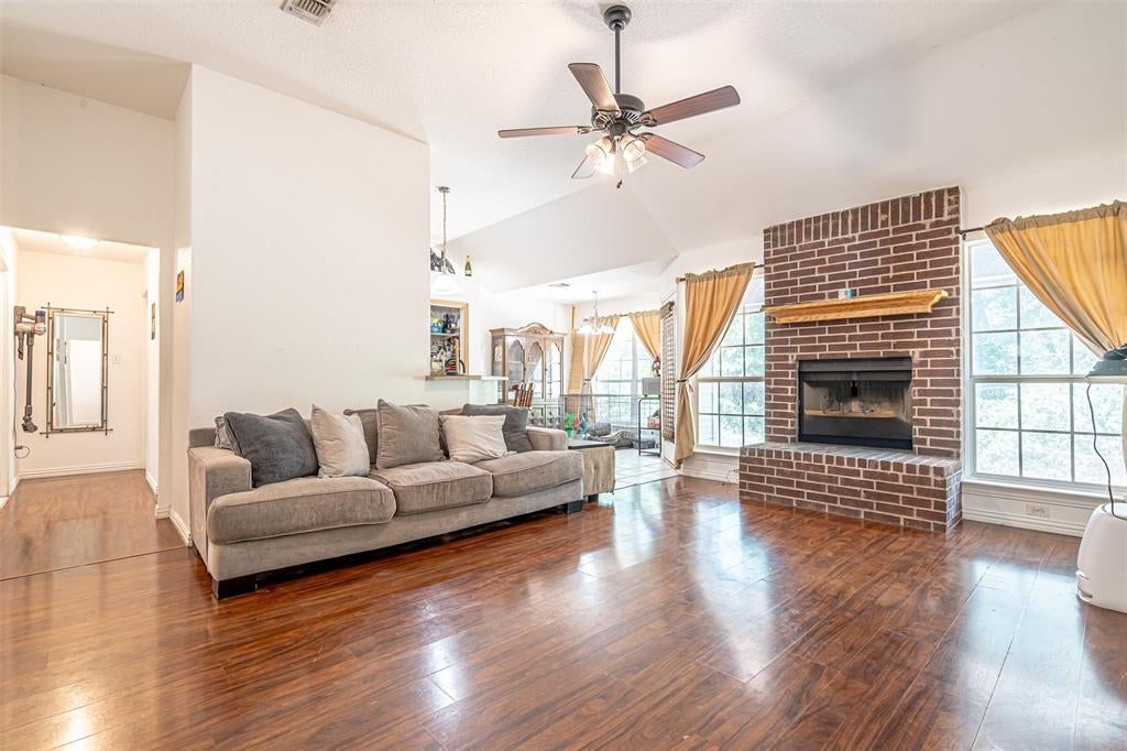 4427 Hunters Glen Ct, Granbury, TX 76048 photo