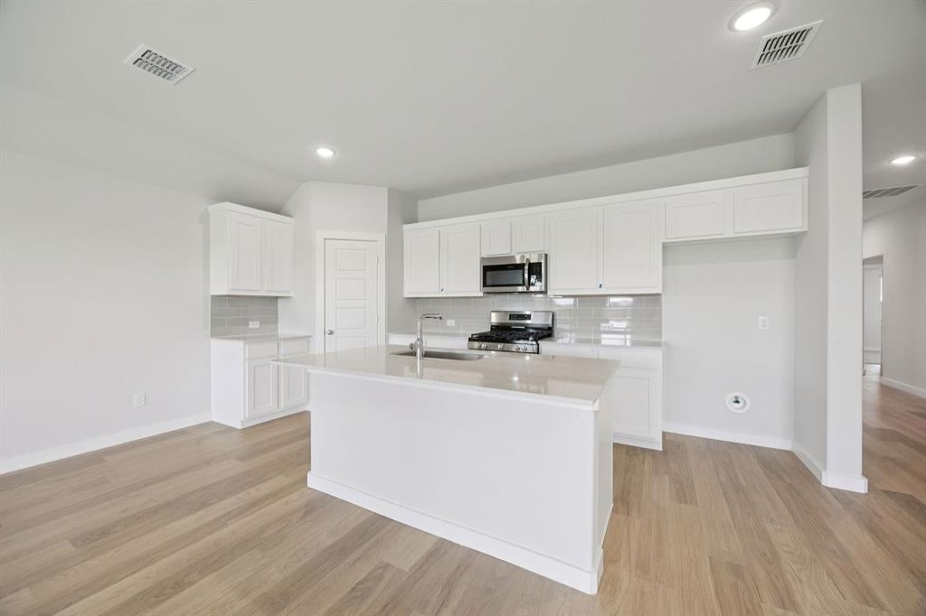 10524 Colonial Heights Ln, Fort Worth, TX 76179 photo