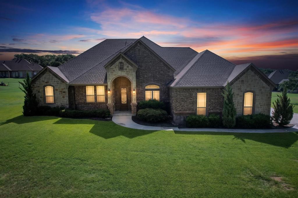 197 Ellis Creek Dr, Weatherford, TX 76085