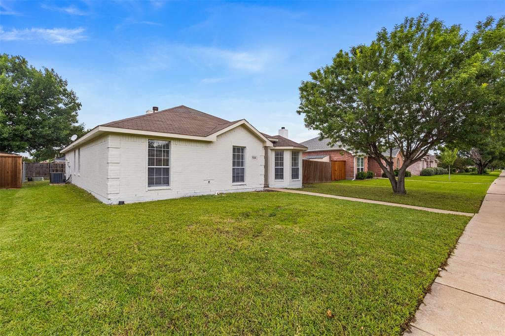 7205 Airline Dr, Rowlett, TX 75089 photo