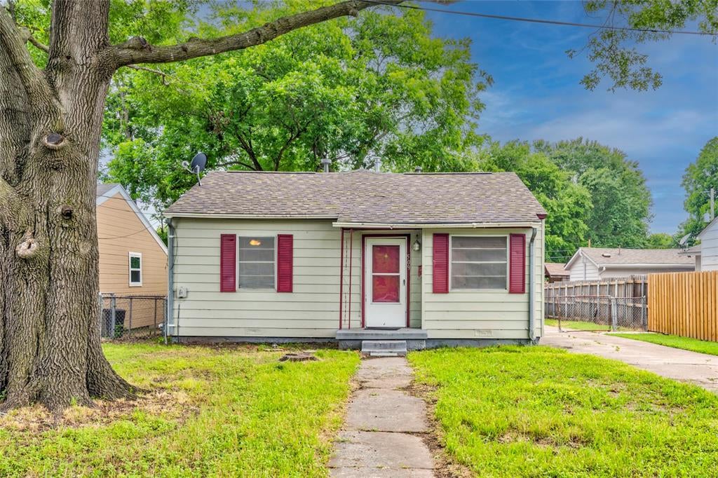 509 Walnut Dr, Mesquite, TX 75149