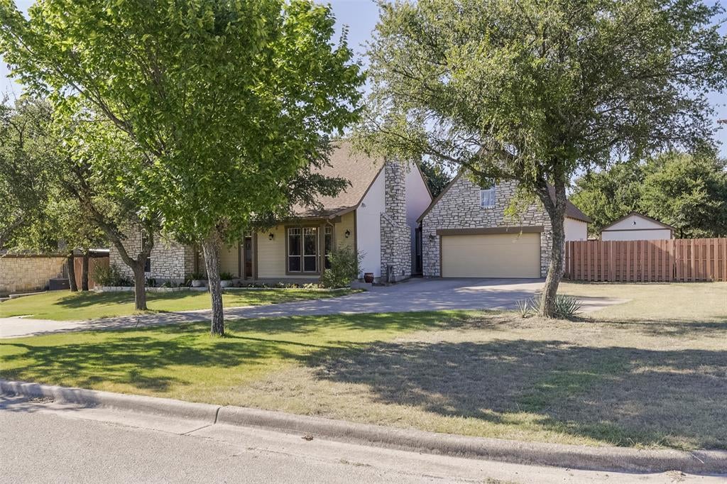 102 Tiffany Trl, Weatherford, TX 76086 photo