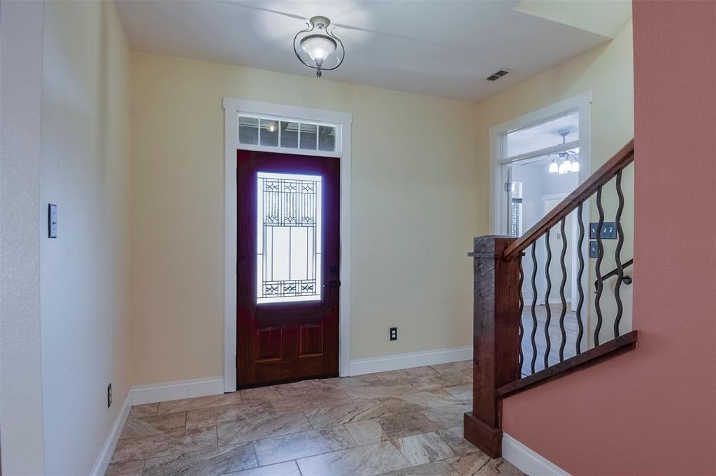 102 Tiffany Trl, Weatherford, TX 76086 photo