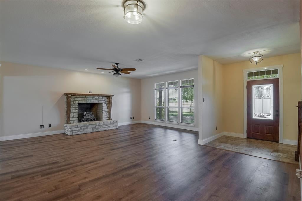 102 Tiffany Trl, Weatherford, TX 76086 photo