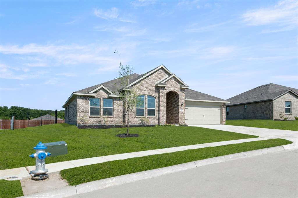 2637 River Bank Dr, Burleson, TX 76028 photo