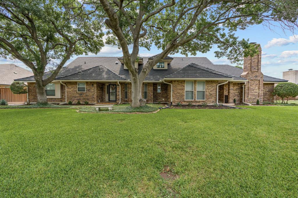 5111 5109 Ledgestone Dr, Fort Worth, TX 76132