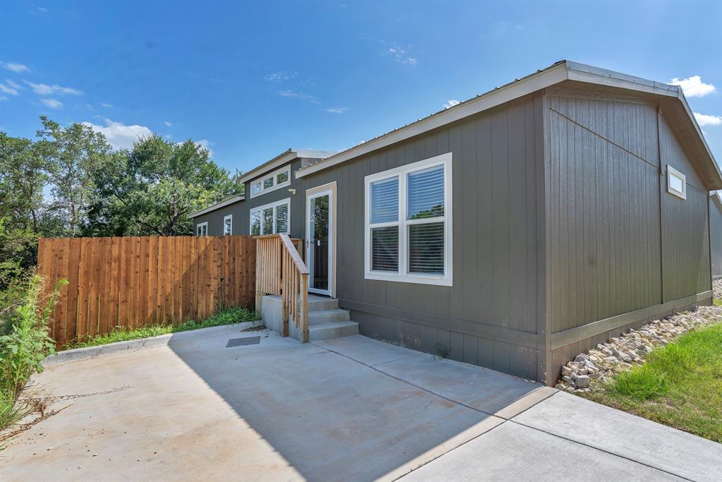 815 Thicket Trl, Granbury, TX 76048