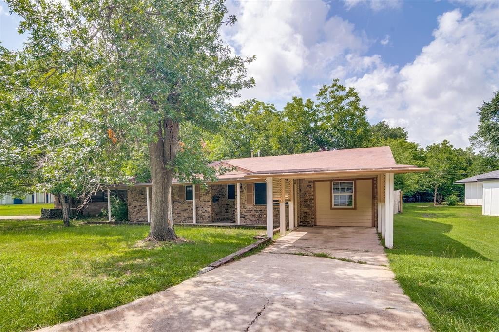 1415 Tulane St, Greenville, TX 75401